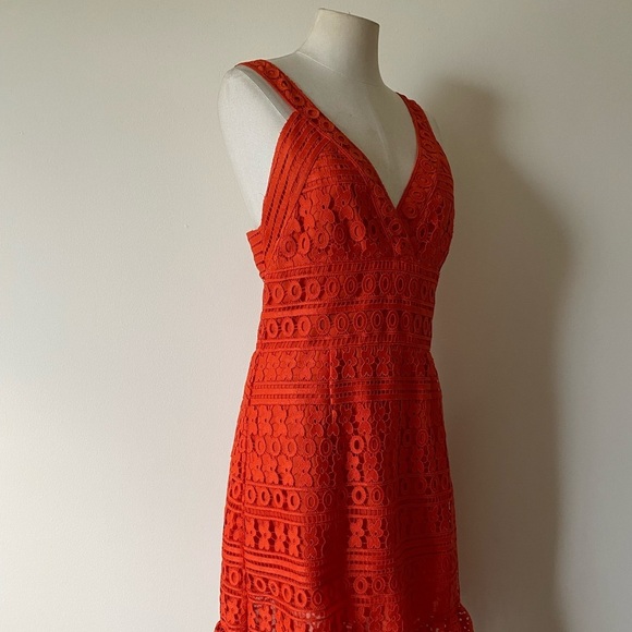 DVF Tiana Lace SLEEVELESS Cocktail Ruffle Dress 8 - Picture 6 of 7